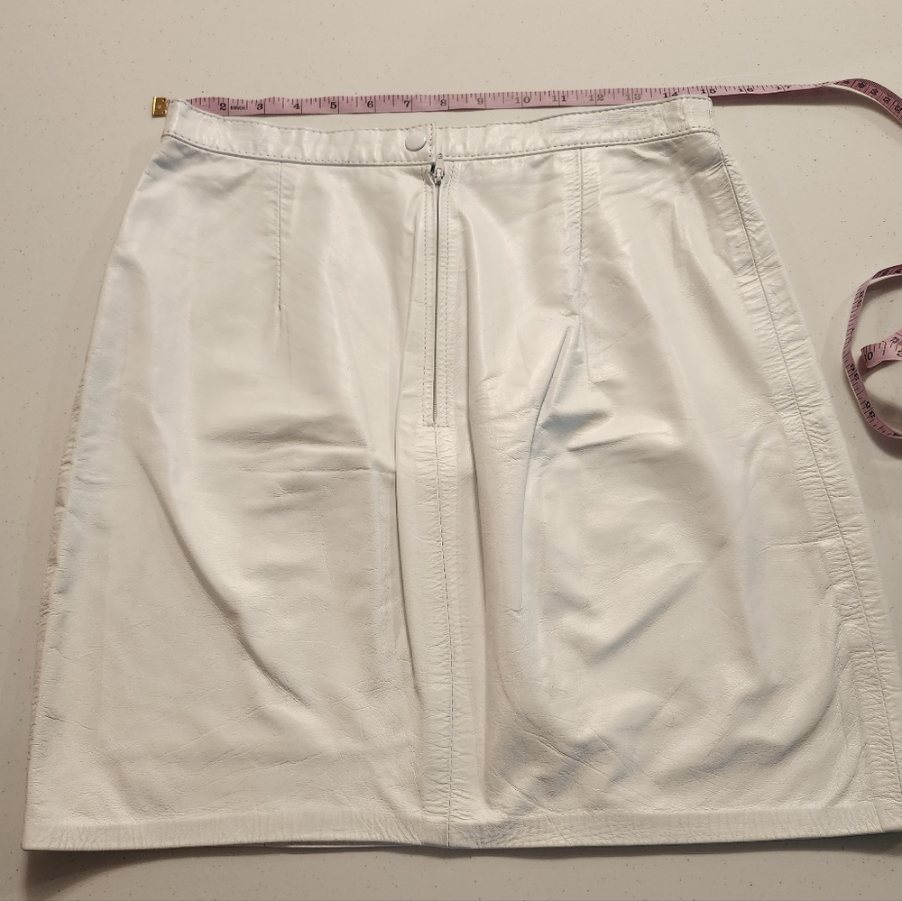 GIANNI VINTAGE WOMENS WHITE LEATHER MINI SKIRT SZ 4/6 WAIST 15 EUC - Picture 3 of 9